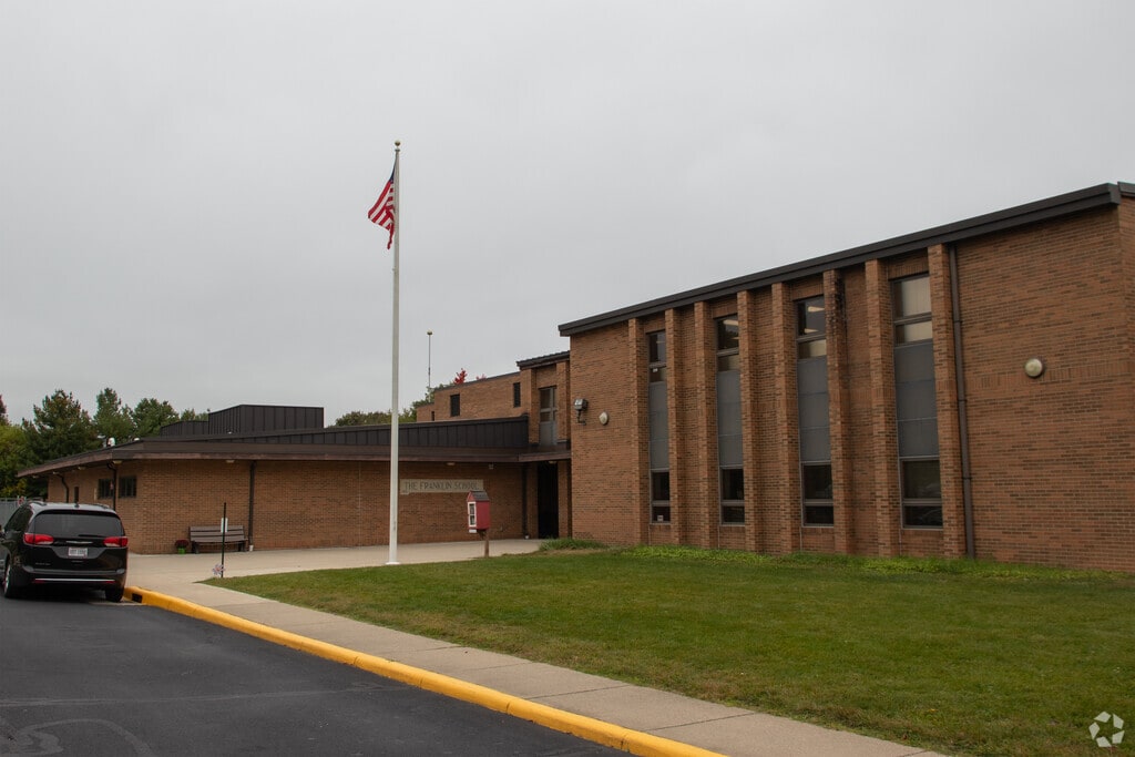 Franklin Elementary School provides education in the neighborhood of 
Outlying Medina County