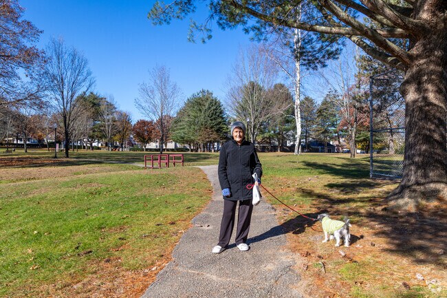 Globe District residents enjoy the amenities and nature at Globe Park.