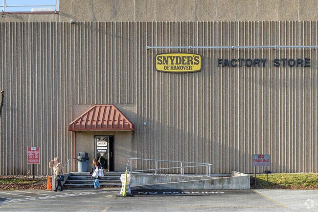 Minutes from Parkville, Snyder's of Hanover has been satisfying snack cravings since 1909.