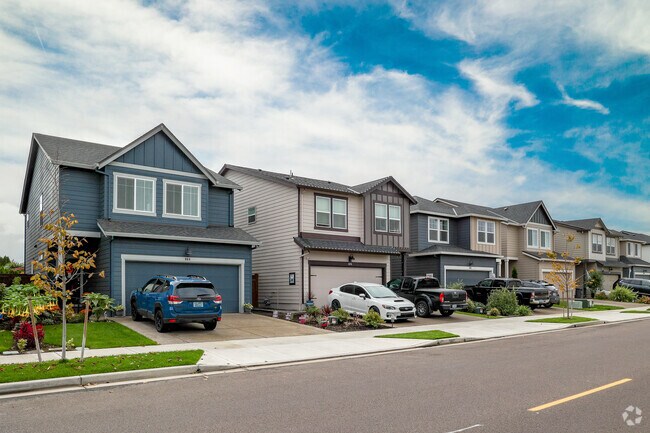 Traditional home prices typically range from $250,000 to upwards of $600,000 in Woodburn.