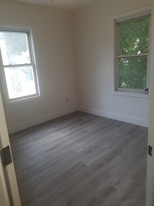 193 Seymour Ave unit 1, Newark, NJ 07108 - photo 4