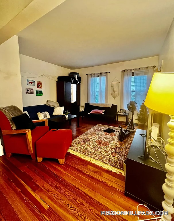 10 Sachem St Unit 3, Boston, MA 02120