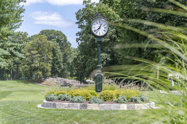 The Millbrook Club, located in Indian Field, features golf, tennis, paddle tennis, and a pool.