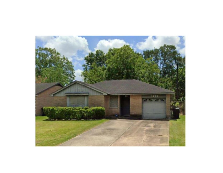 3719 Tiffany Dr, Houston, TX 77045 - photo 1