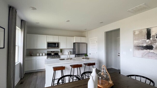 1038 Emerald Dr, Montgomery, IL 60538 - photo 2