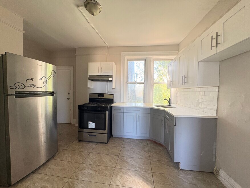 731-733 S 13th St 3R