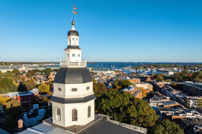 The Maryland State House resides in Annapolis.