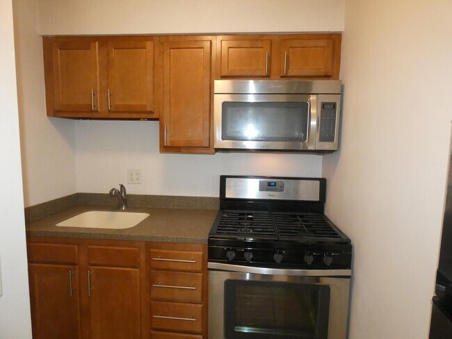 1751 Summit St unit C, Columbus, OH 43201 - photo 4