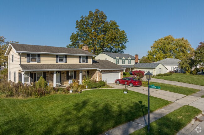 New Glenwood contains a variety of one and two-story houses.