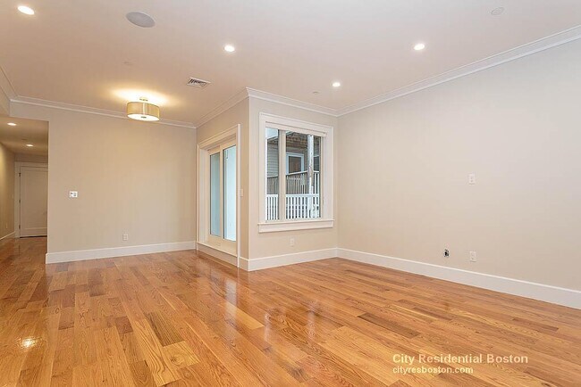 17 Vinton St unit 3, Boston, MA 02127 - photo 5