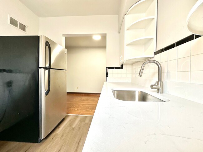 4637 Jamieson Ave unit 1st fl, Saint Louis, MO 63109 - photo 7