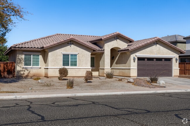 With a median price of $430K, Imperial offers modern suburban living.