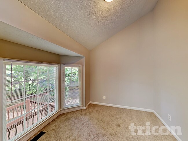 5272 Ferry Creek Ln, Acworth, GA 30102 - photo 4