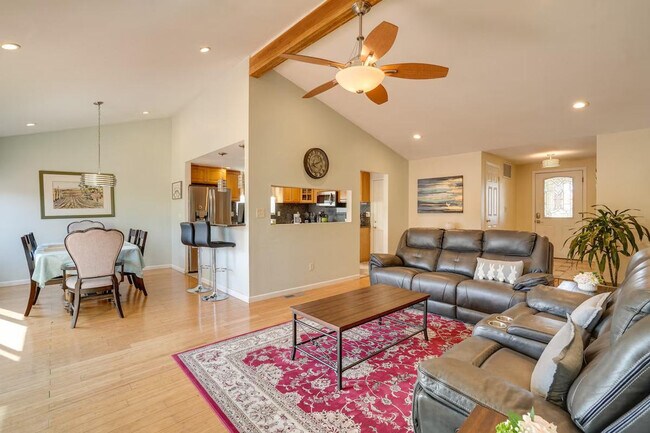 420 Phoenix Cir unit ID1304931P, Vallejo, CA 94589 - photo 2