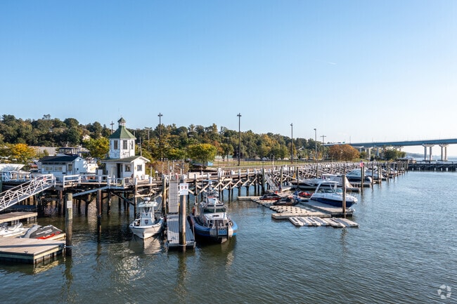 Being directly on the water is huge factor in the laid-back lifestyle of Tarrytown.
