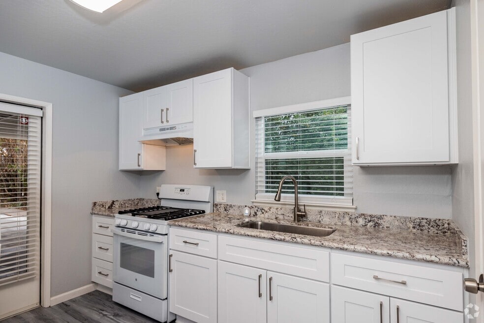 230 Queens Way - 55+ Community