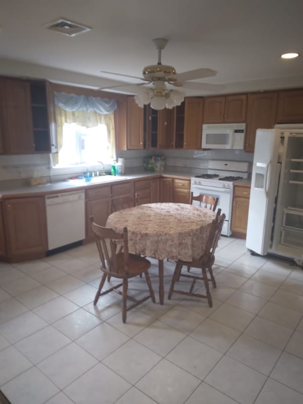 215 Summit St Unit 1, East Providence, RI 02914
