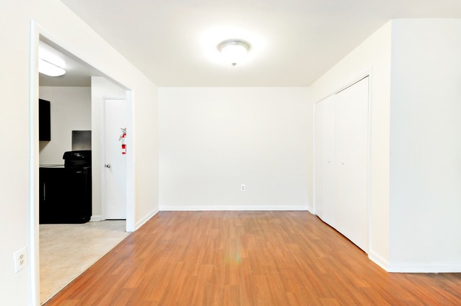 Cedar Heights, Washington, DC 20020 - photo 3