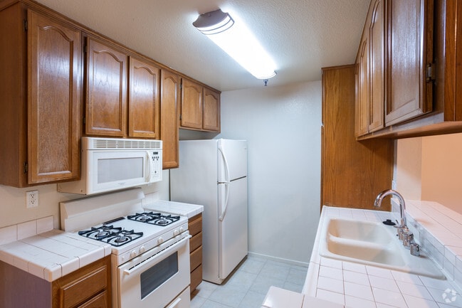 1BR, 1BA – 750 SF - #119