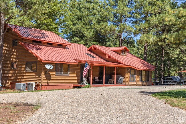 Many homes offer good sized lots in Mormon Lake.
