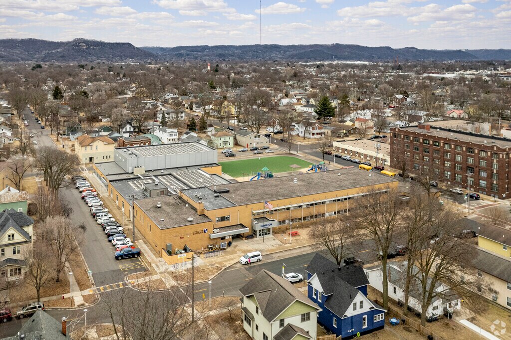 School of Technology and Arts I earned a B- from Niche.