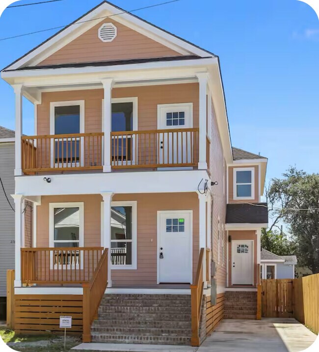 2758 N Rocheblave St, New Orleans, LA 70117