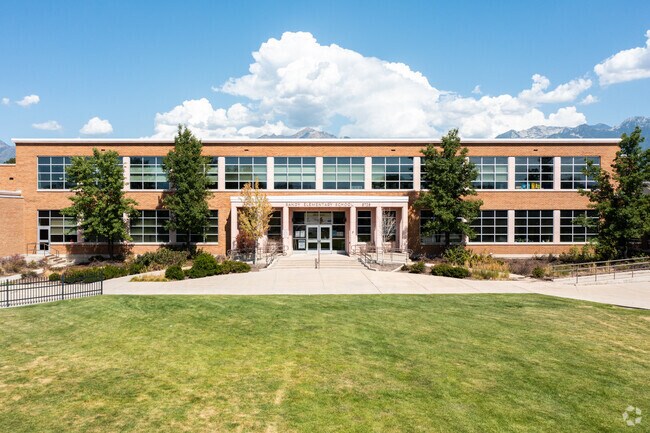 Sandy Elementary School is a Title I school that also offers literacy classes for parents.
