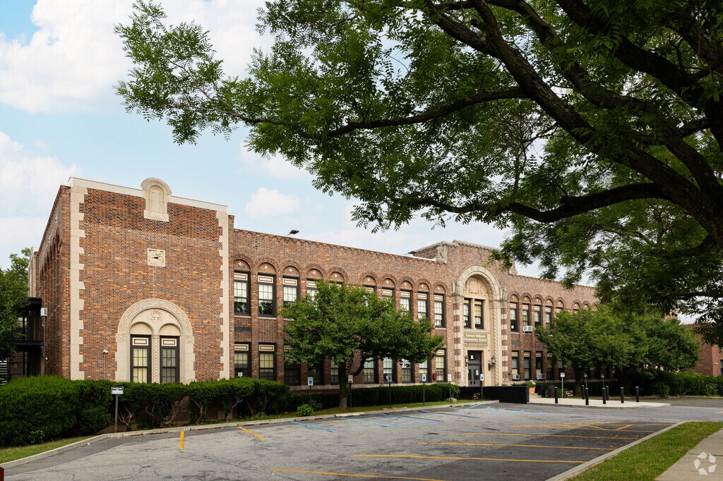 Edward Williams School in Mount Vernon, New York has a diverse student body.