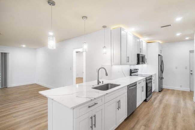 434 SW 9th St, Boca Raton, FL 33432 - photo 5