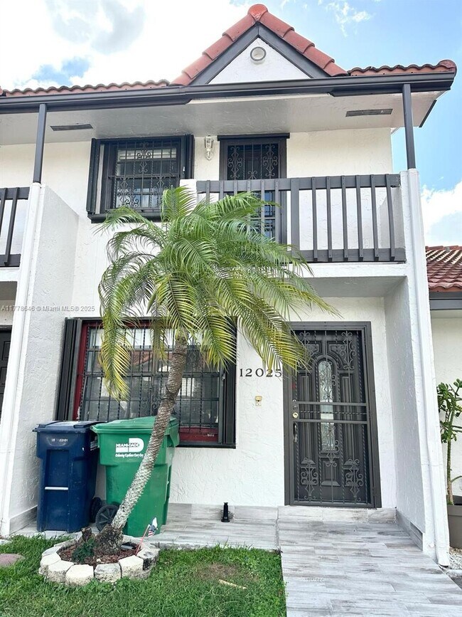 12025 SW 10th St, Miami, FL 33184
