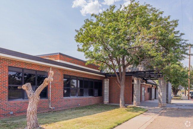 Bushland Junior High School has supportive teachers and welcoming students.