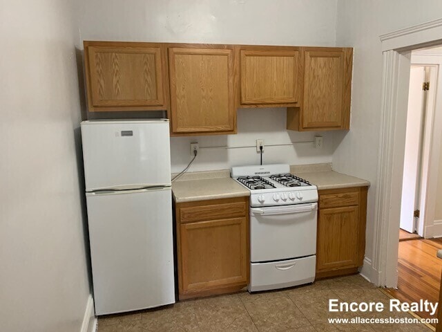 1377 Commonwealth Ave unit 11, Allston, MA 02134 - photo 6