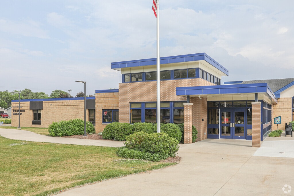 New Groningen School is a public elementary school.