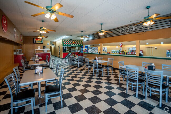 Simple Simon's Pizza offers fresh pizza and wings for residents of Sweeny.