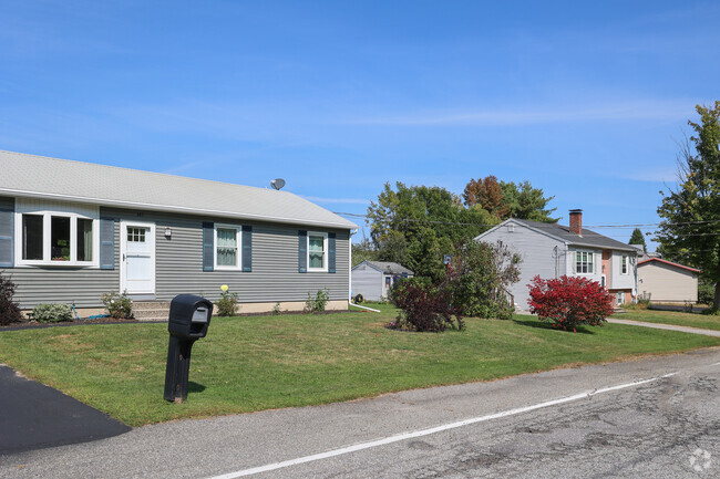 Most homes in Pond Road were built in the 20th century.
