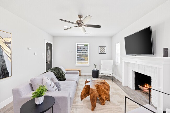 235 W Woodin Blvd unit Main, Dallas, TX 75224 - photo 6