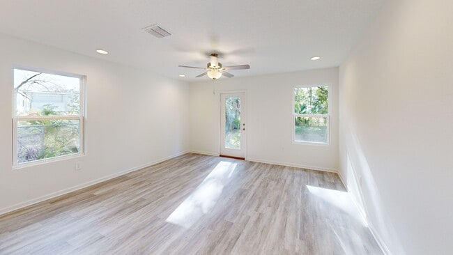 5124 Shenandoah Ave, Jacksonville, FL 32254 - photo 3