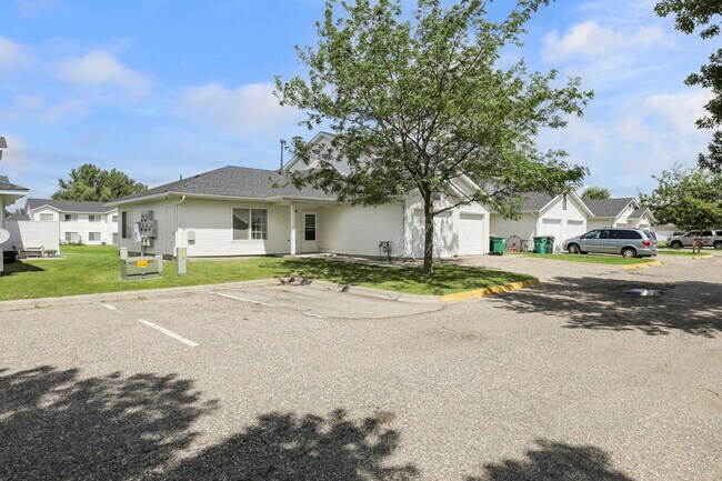 2401 14th St E, Glencoe, MN 55336 - photo 5