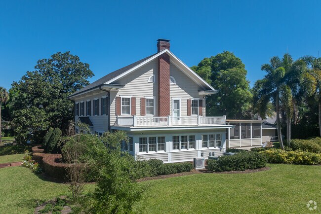 Delaney Park has seen a trend in remodels of older Ranch and Colonial style homes.