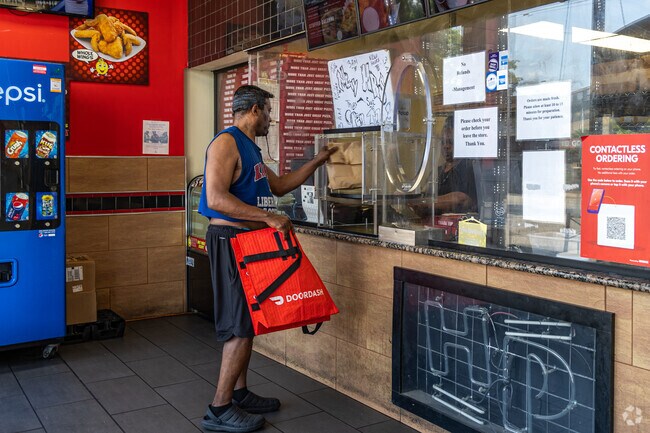 College Hill residents can get more than just pizza from Happy’s Pizza, including chicken.