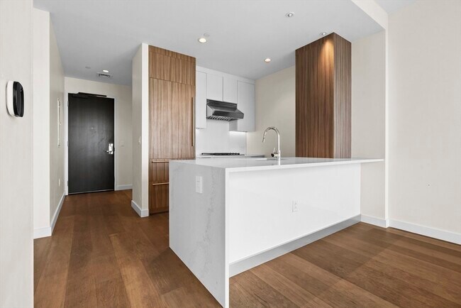 188 Brookline Ave unit 24F, Boston, MA 02215 - photo 3