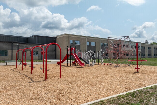 West Carrollton Intermediate School has a student to teacher ratio of 18 to 1.
