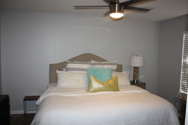 3408 Dolphin Dr, Austin, TX 78704 - photo 7