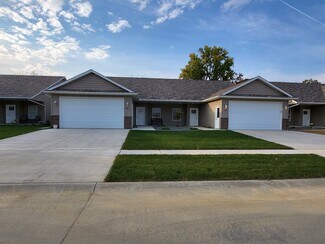 2422 13th St, Silvis, IL 61282