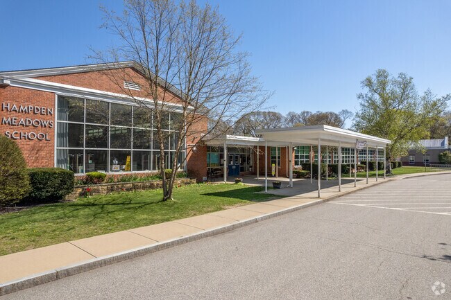 The Hampden Meadows School offers superlative education for grades 4 and 5 in Barrington.