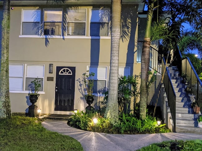 496 28th Ave N unit 1, Saint Petersburg, FL 33704 - photo 2