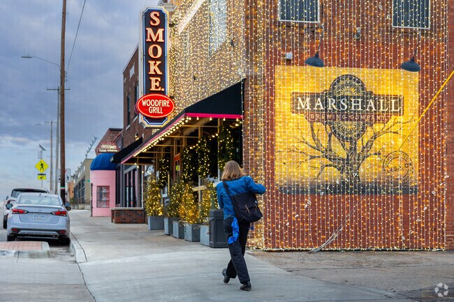 Smoke restaurant is a local favorite for people in Sunrise Terrace.