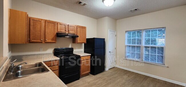 6864 Mountain Cir, Riverdale, GA 30274 - photo 6