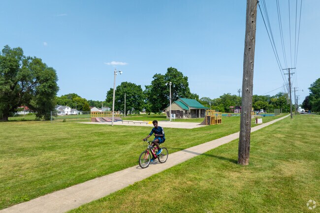 Churchill Park offers several biking paths for residents in Highland Area.