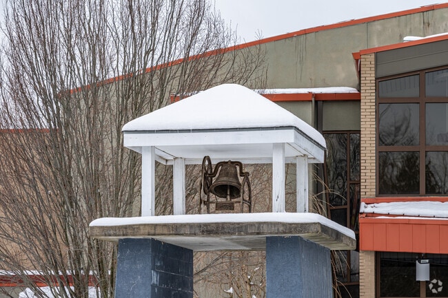 State tests show 48% of Albert Gallatin Area Senior High School students are proficient in math.